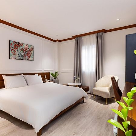 Matterhorn Hotel Хошимин Екстериор снимка